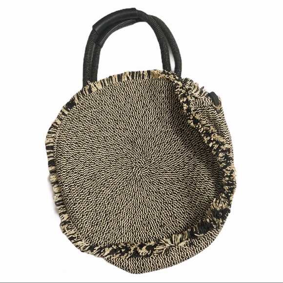 Certified vegan round woven straw tote - Picture 2 of 12